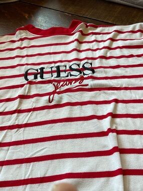 GUESS JEANS  TSHIRT  VINTAGE  BY GUESS JEANS  ‘ONE SIZE  ‘NO TAGS made in CANADA
